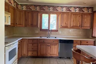 105 Lawrence Ave, Twp of But NW, PA 16001 - Photo 13