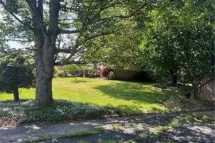 105 Lawrence Ave, Twp of But NW, PA 16001 - Photo 3