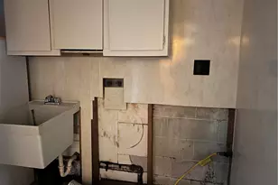 105 Lawrence Ave, Twp of But NW, PA 16001 - Photo 21