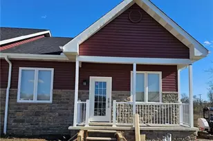 801 Wimbledon Dr, Mount Pleasant Township, PA 15666 - Photo 1