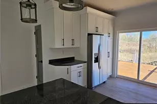 801 Wimbledon Dr, Mount Pleasant Township, PA 15666 - Photo 5