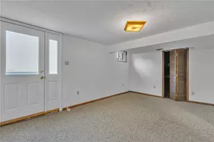 1040 Catherine Dr, Conway, PA 15027 - Photo 29