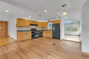 1040 Catherine Dr, Conway, PA 15027 - Photo 13