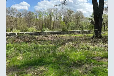 858 New Castle Rd, Franklin Township, PA 16001 - Photo 3