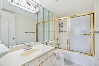 5600 Munhall Rd #606, Pittsburgh, PA 15217 - Photo 17