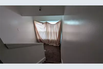 315 Lowell St, Pittsburgh, PA 15206 - Photo 11