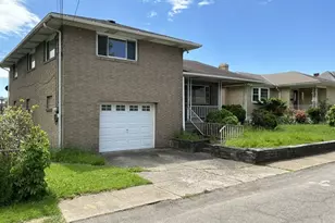 13 Schoen St, McKees Rocks, PA 15136 - Photo 1