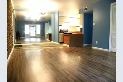 1080 Chatham Park Dr #F, Scott Township, PA 15216 - Photo 3