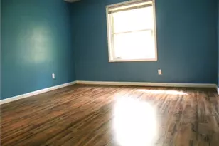 1080 Chatham Park Dr, Scott Township, PA 15216 - Photo 9