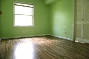 1080 Chatham Park Dr, Scott Township, PA 15216 - Photo 7