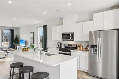 181 Sweetwater Drive, Moon/Crescent Twp, PA 15108 - Photo 5