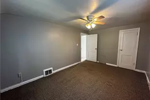 2310 Delaware Ave, New Castle, PA 16105 - Photo 7