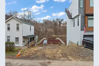 424 Clarence St, Pittsburgh, PA 15211 - Photo 1