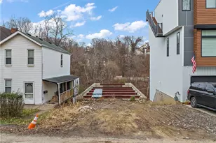 424 Clarence St, Pittsburgh, PA 15211 - Photo 1