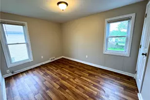 704 S Center St, Grove City Boro, PA 16127 - Photo 17