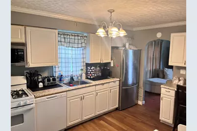 300 Beechwood Ave, Farrell, PA 16121 - Photo 7