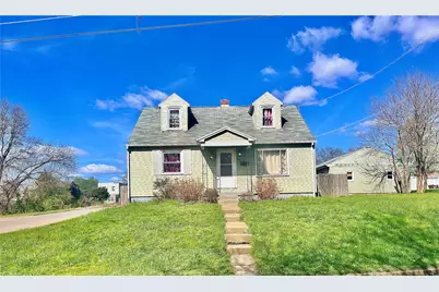300 Beechwood Ave, Farrell, PA 16121 - Photo 1