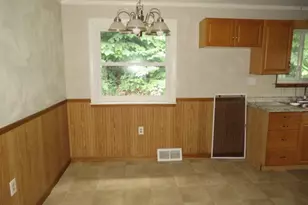 21 Daisytown Rd, W Pike Run Twp, PA 15427 - Photo 9