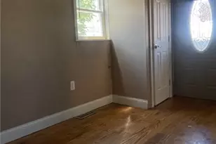 223 Division Ave, Ellwood City, PA 16117 - Photo 11