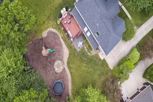 906 Big Bear Ct, Adams Township, PA 15044 - Photo 3