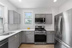 8952 Eastwood Rd, Pittsburgh, PA 15235 - Photo 11