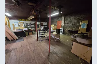 2013 Noble St, Pittsburgh, PA 15218 - Photo 3