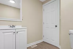 543 4th St, Pitcairn, PA 15140 - Photo 9