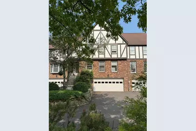 204 Thornberry Cir, Pittsburgh, PA 15234 - Photo 1