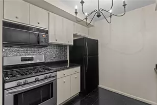 2811 Leona Ln, Robinson Twp, PA 15108 - Photo 9