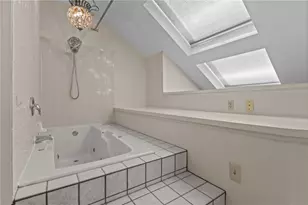 2811 Leona Ln, Robinson Twp, PA 15108 - Photo 17