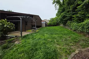 106 Larchwood Dr, Wilkins Township, PA 15145 - Photo 27