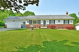 3062 Longview Rd, Hermitage, PA 16148 - Photo 1