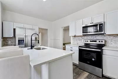 2 Elmont St, Pittsburgh, PA 15205 - Photo 13