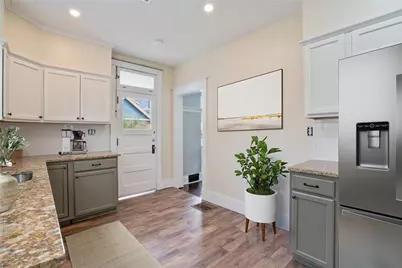 1840 Perrott Ave, Pittsburgh, PA 15212 - Photo 11