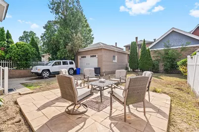 1840 Perrott Ave, Pittsburgh, PA 15212 - Photo 23