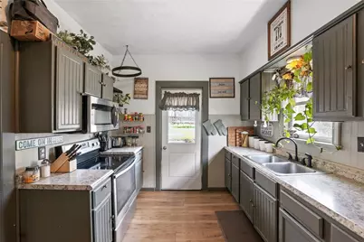 225 Park St, Grove City Boro, PA 16127 - Photo 11