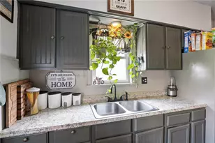 225 Park St, Grove City Boro, PA 16127 - Photo 13