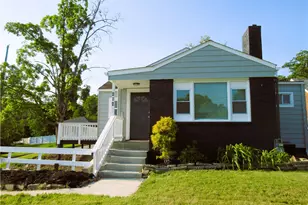 212 Evans Dr, Ellwood City, PA 16117 - Photo 1