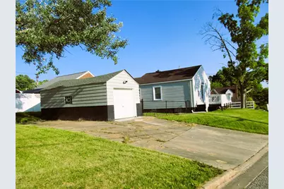 212 Evans Dr, Ellwood City, PA 16117 - Photo 3