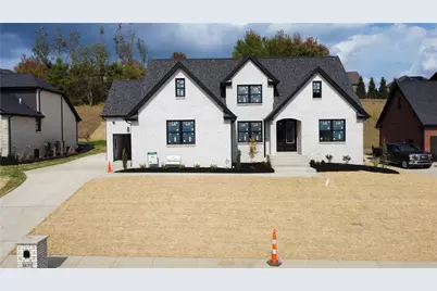 1033 Skyline Dr, Cecil, PA 15317 - Photo 1