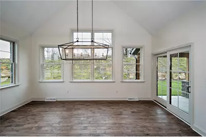 1033 Skyline Dr, Cecil, PA 15317 - Photo 9