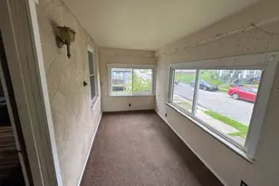 521 McClure, Sharon, PA 16146 - Photo 3