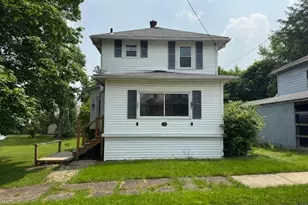 521 McClure, Sharon, PA 16146 - Photo 1