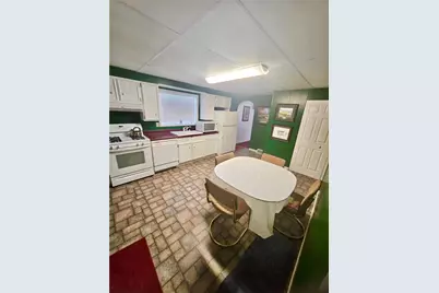 220 Clarendon Ave, Uniontown, PA 15401 - Photo 11