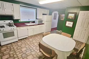 220 Clarendon Ave, Uniontown, PA 15401 - Photo 11