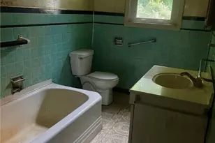 594 E Main St Ext, Pine Township, PA 16127 - Photo 7