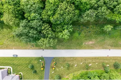 3036 Ravenwood Dr, Hempfield Township, PA 15601 - Photo 5