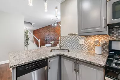 309 37th Str., Pittsburgh, PA 15201 - Photo 9