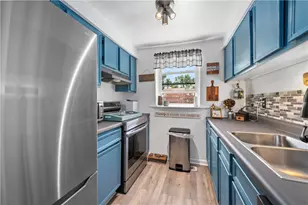 301 Holland Ct, Findlay Township, PA 15108 - Photo 11