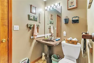 530 Perry Hwy, Lancaster Township, PA 16037 - Photo 17